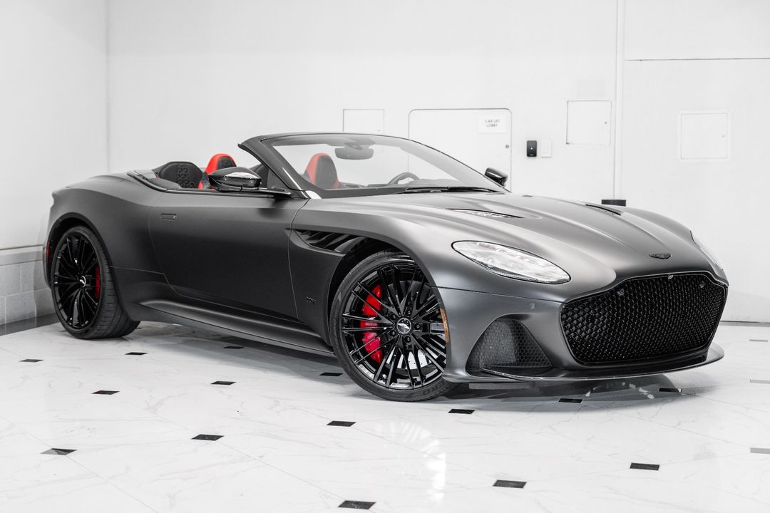 2023 Aston Martin DBS