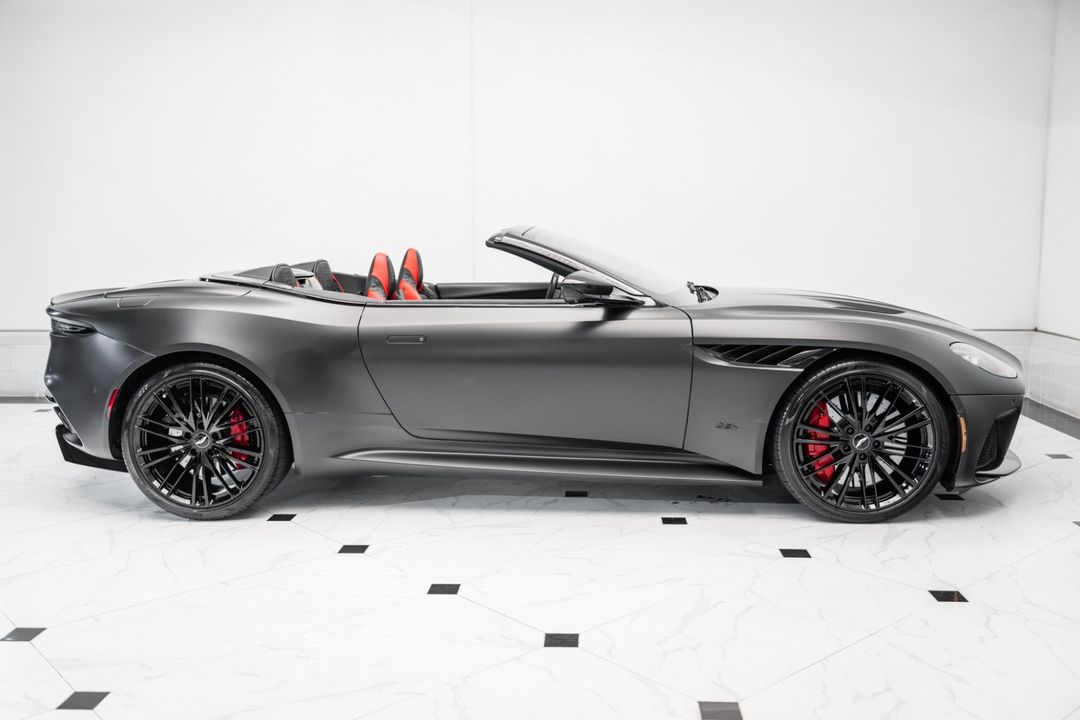 2023 Aston Martin DBS