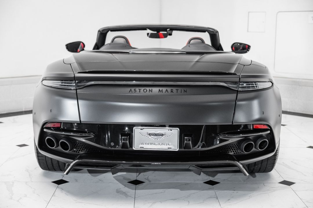 2023 Aston Martin DBS