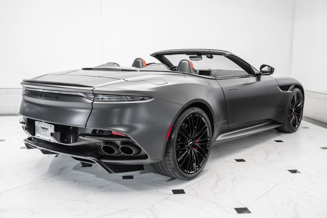 2023 Aston Martin DBS