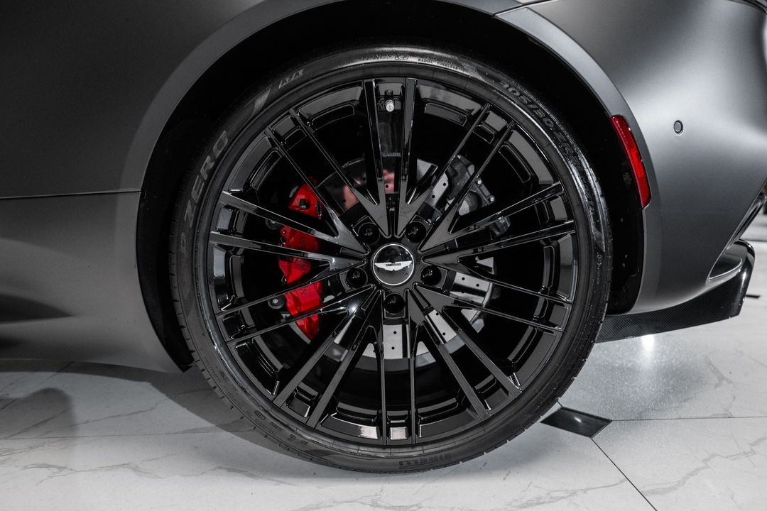 2023 Aston Martin DBS