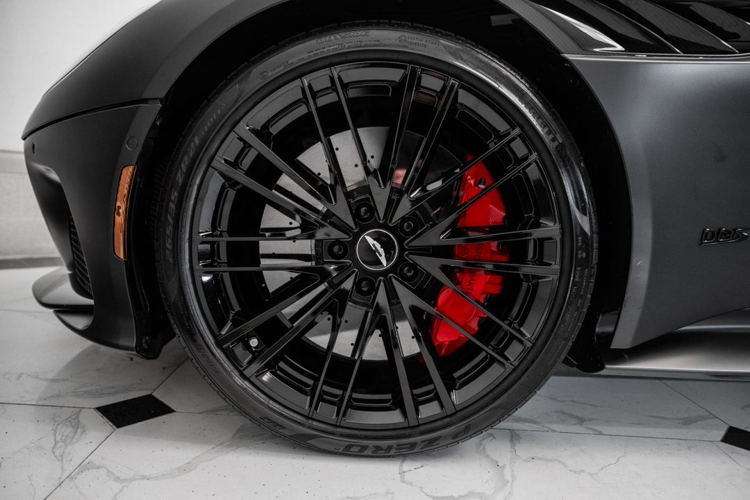 2023 Aston Martin DBS