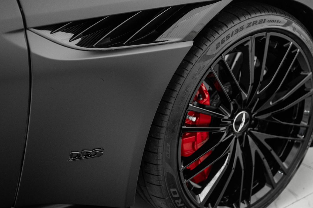 2023 Aston Martin DBS