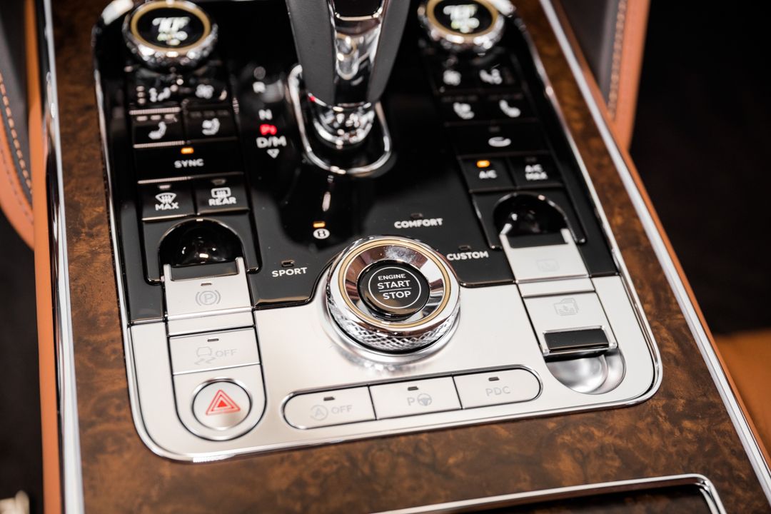 2023 Bentley FLYING SPUR