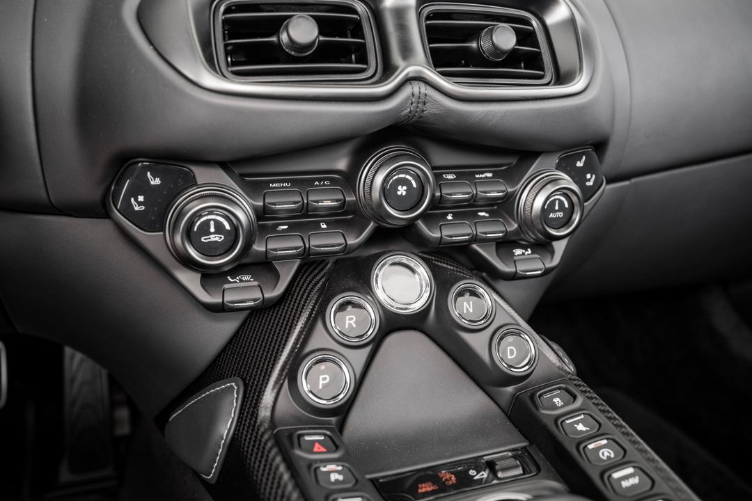 2023 Aston Martin Vantage