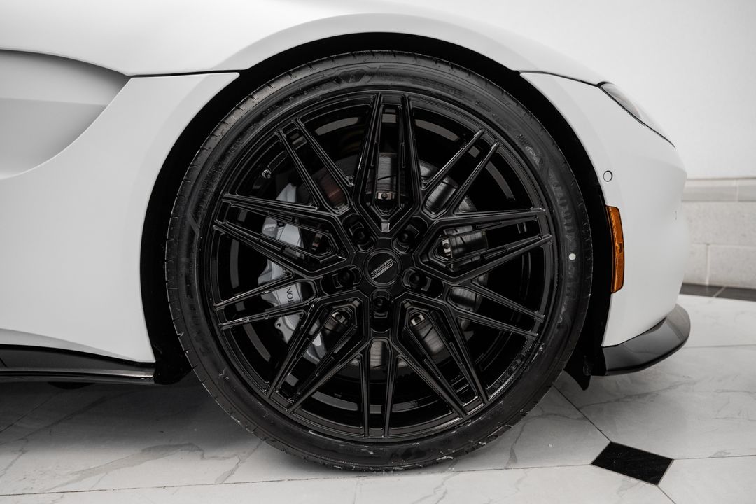 2023 Aston Martin Vantage
