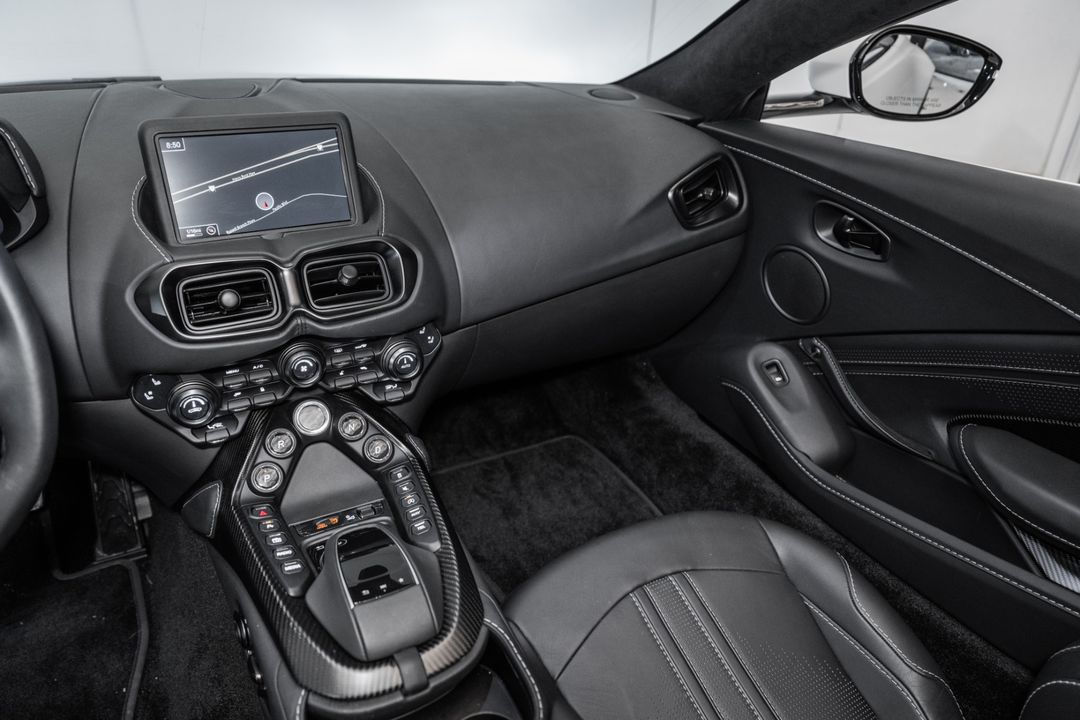 2023 Aston Martin Vantage