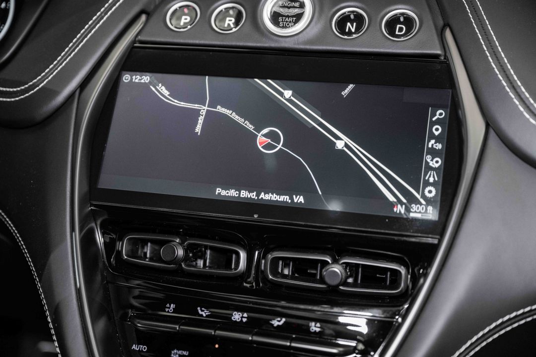 2024 Aston Martin DBX