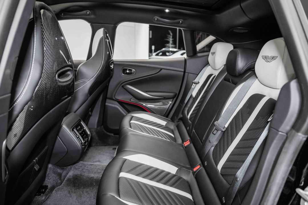 2024 Aston Martin DBX