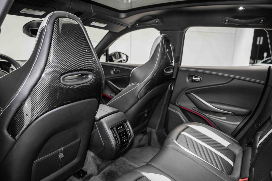 2024 Aston Martin DBX