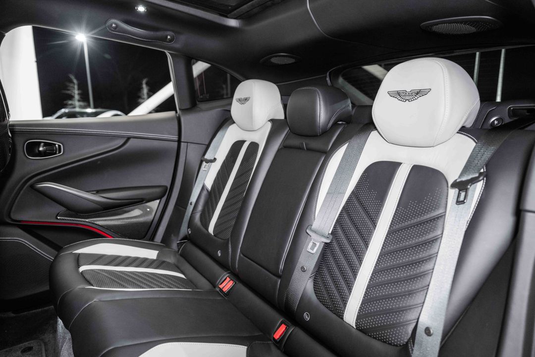 2024 Aston Martin DBX