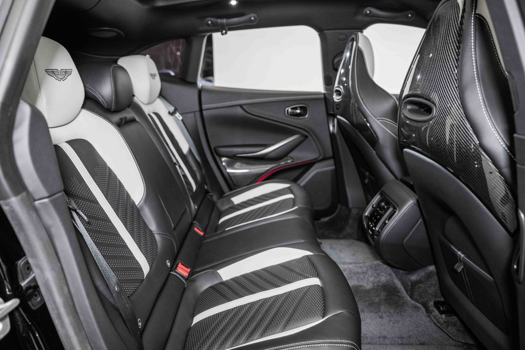 2024 Aston Martin DBX