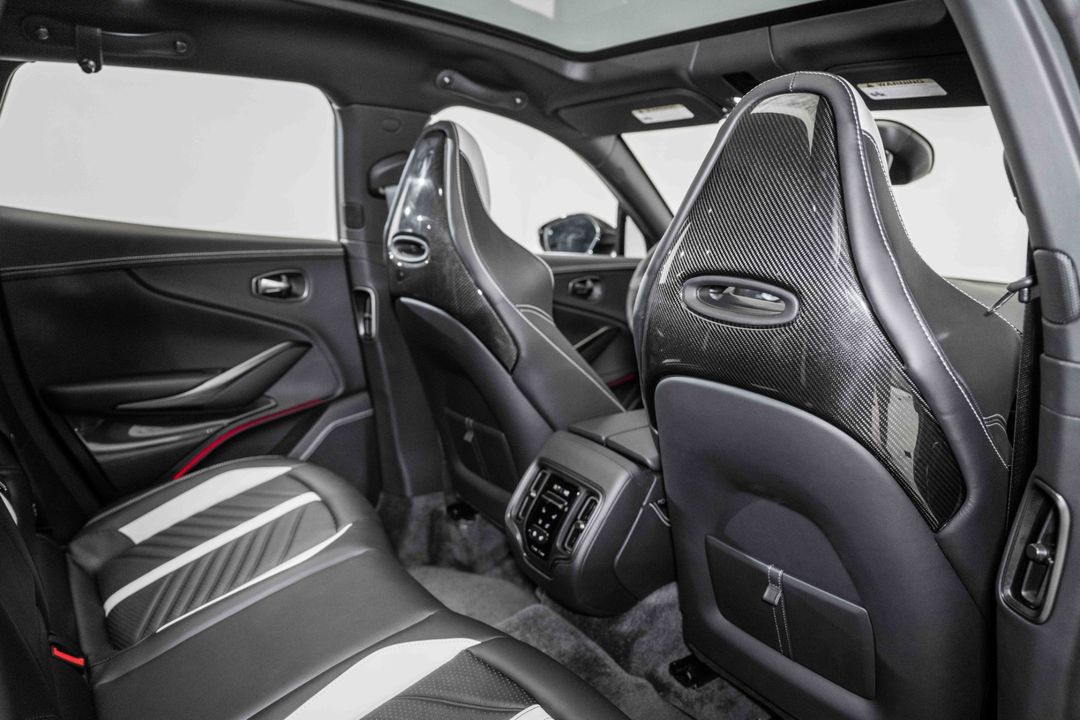 2024 Aston Martin DBX