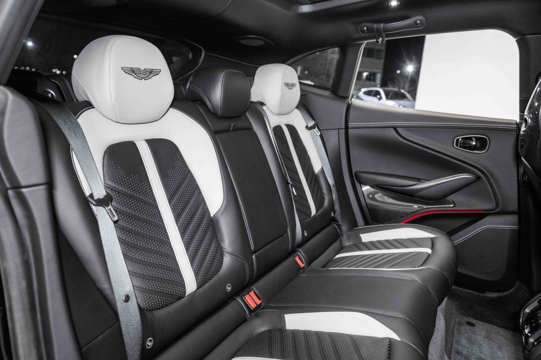 2024 Aston Martin DBX