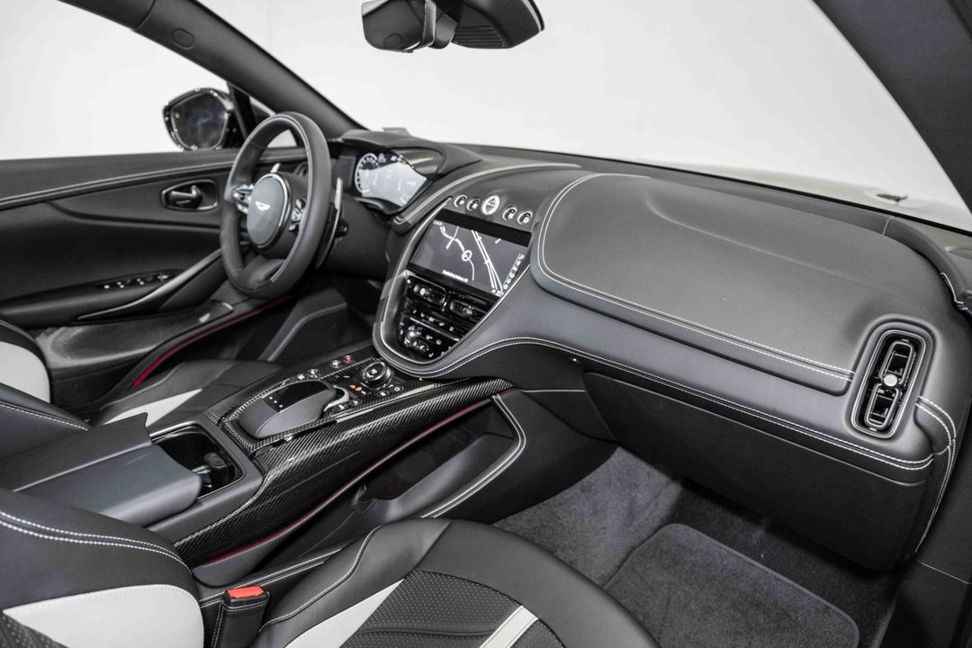 2024 Aston Martin DBX
