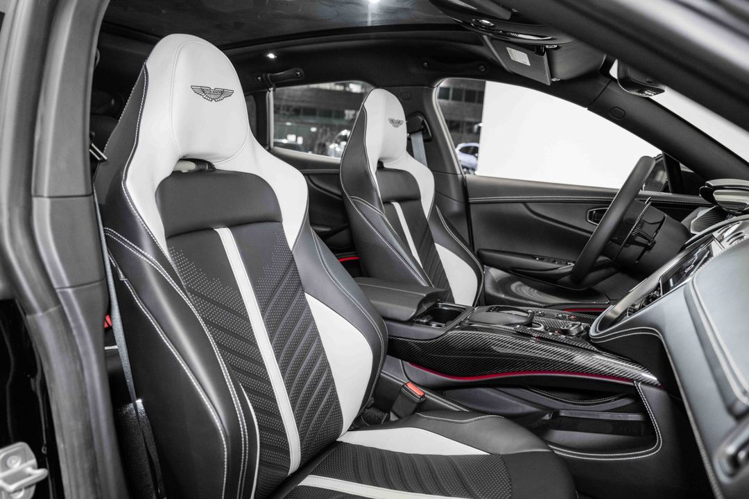 2024 Aston Martin DBX