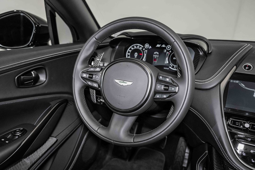 2024 Aston Martin DBX