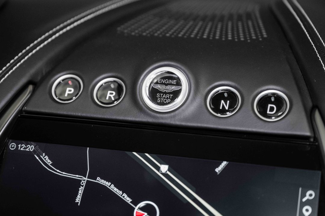2024 Aston Martin DBX