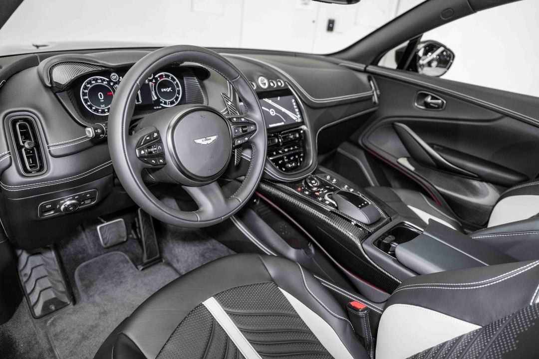 2024 Aston Martin DBX