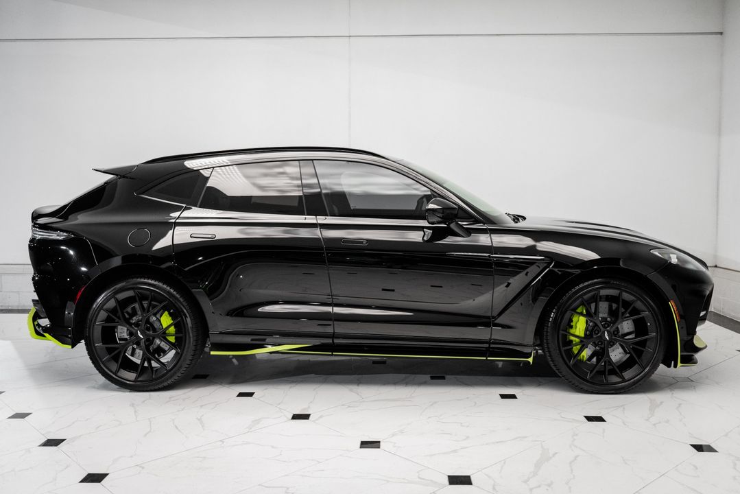 2024 Aston Martin DBX