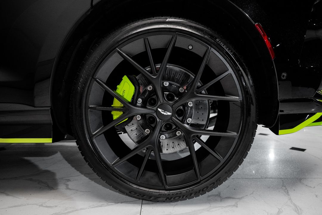 2024 Aston Martin DBX