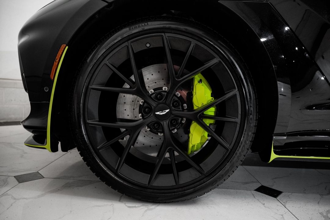 2024 Aston Martin DBX