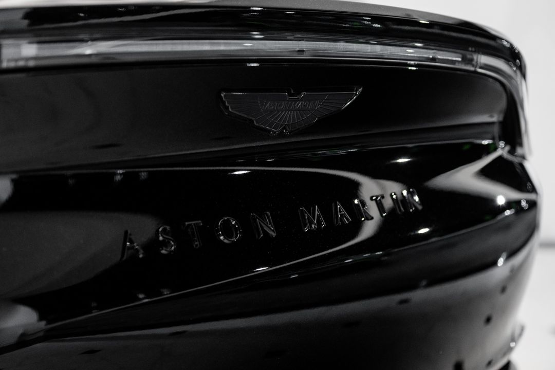 2024 Aston Martin DBX