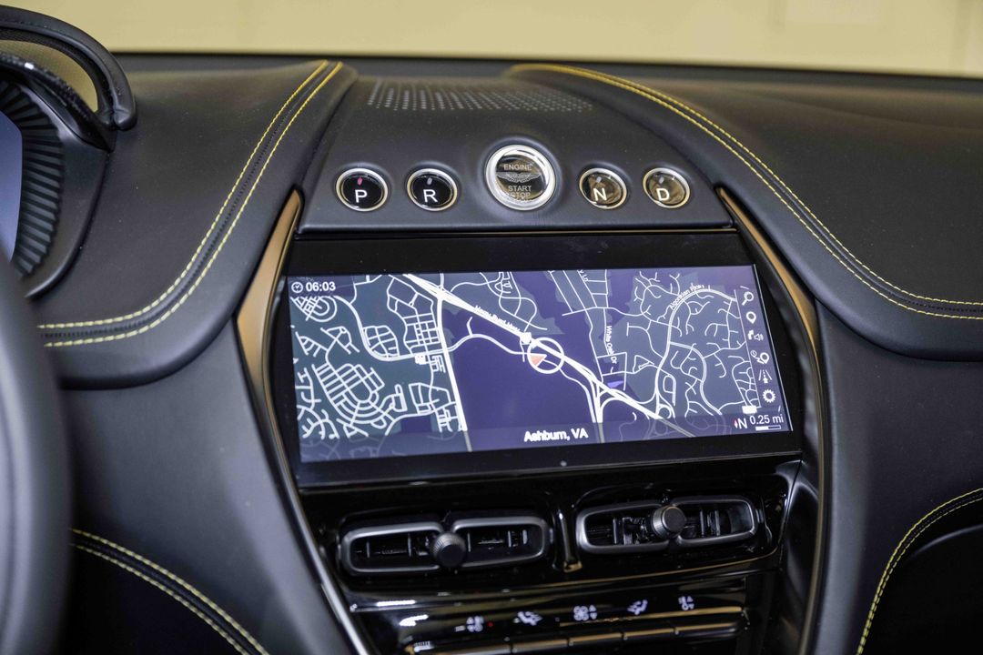 2024 Aston Martin DBX