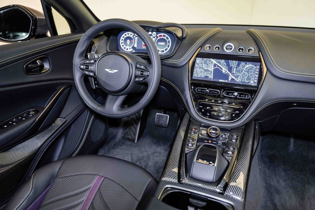 2024 Aston Martin DBX