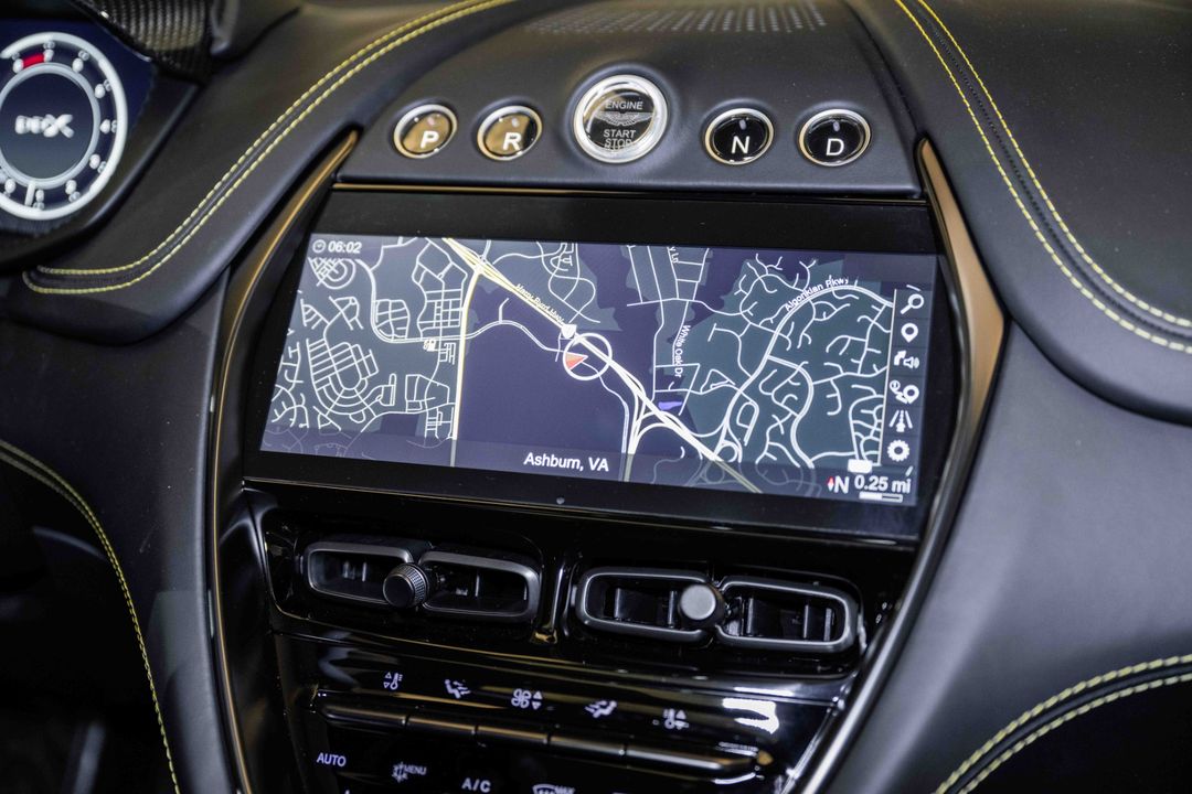 2024 Aston Martin DBX
