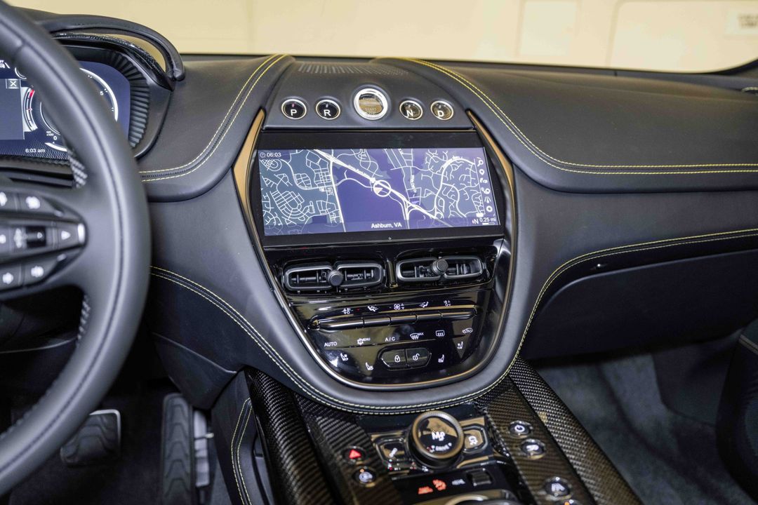2024 Aston Martin DBX