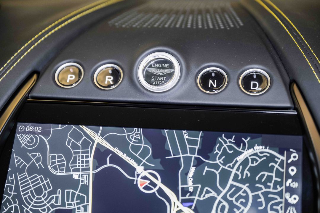 2024 Aston Martin DBX