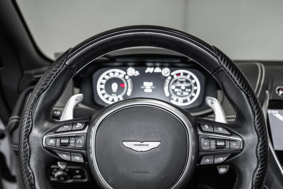 2023 Aston Martin DBX