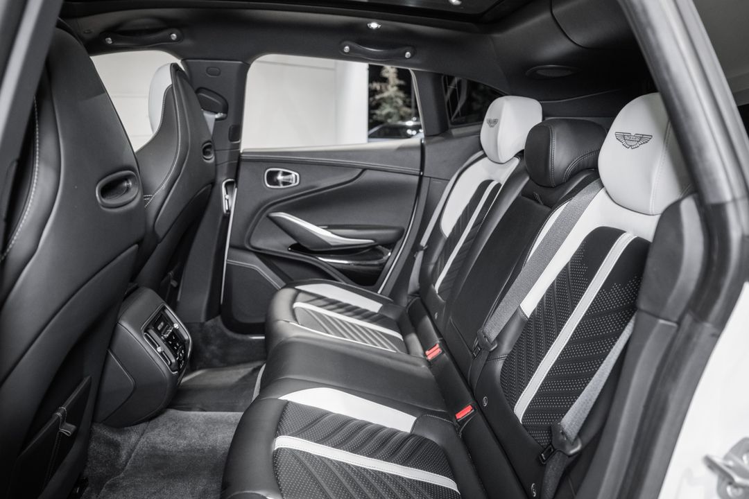 2023 Aston Martin DBX