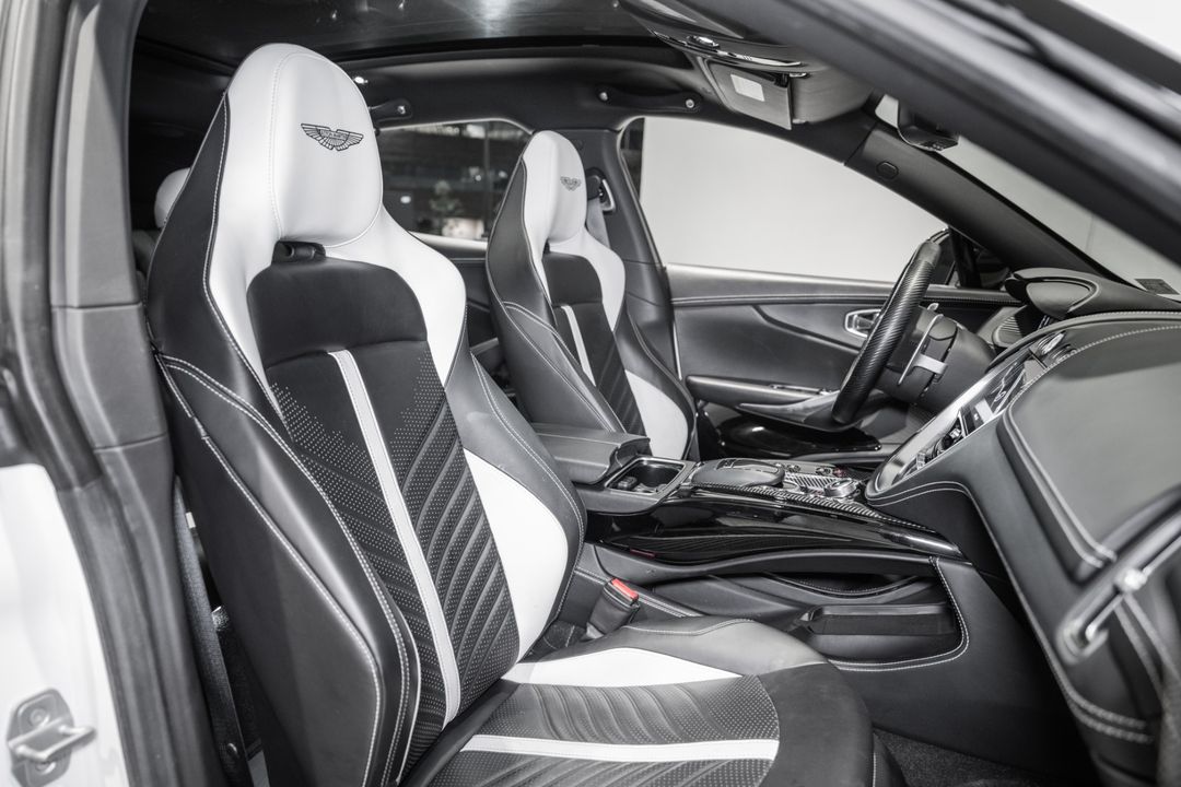 2023 Aston Martin DBX