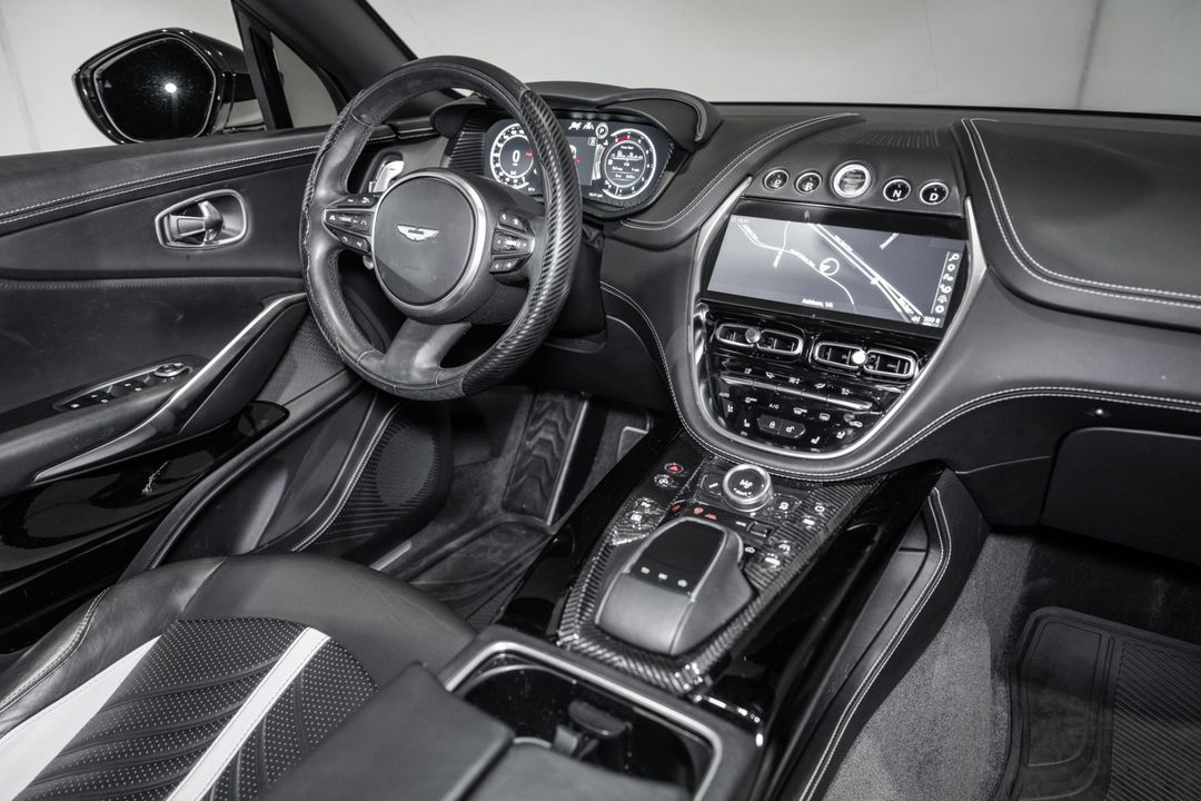 2023 Aston Martin DBX
