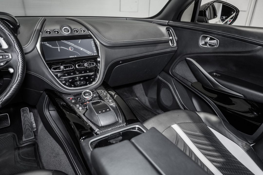 2023 Aston Martin DBX