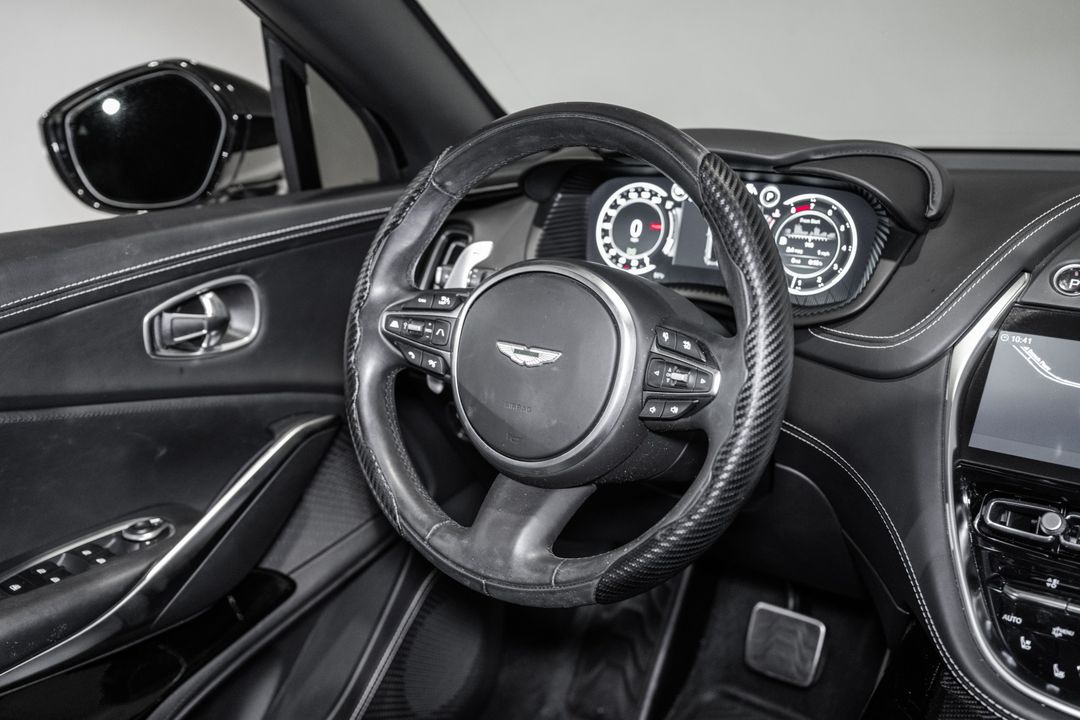 2023 Aston Martin DBX