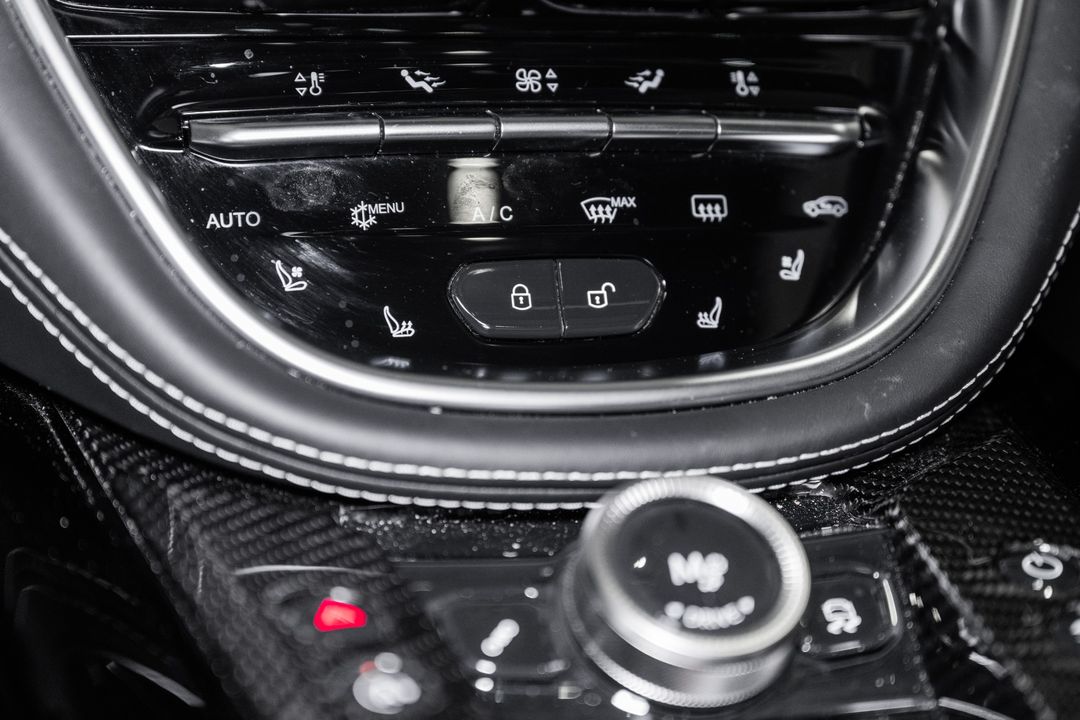 2023 Aston Martin DBX