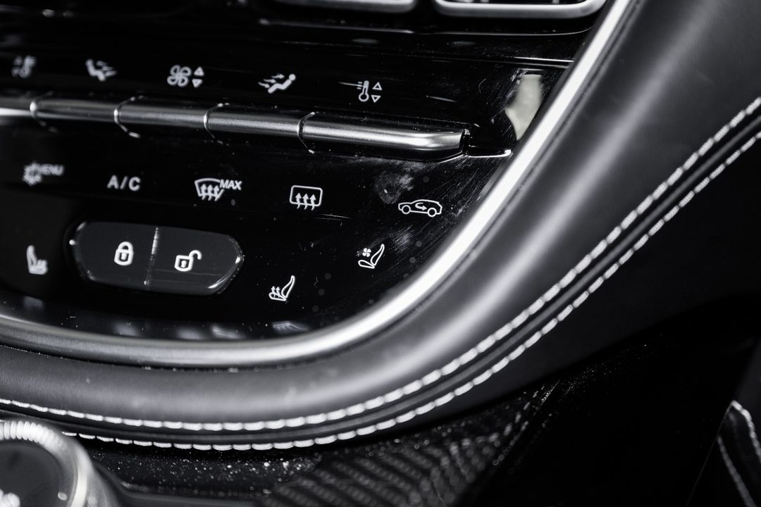 2023 Aston Martin DBX