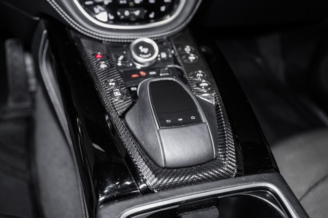 2023 Aston Martin DBX