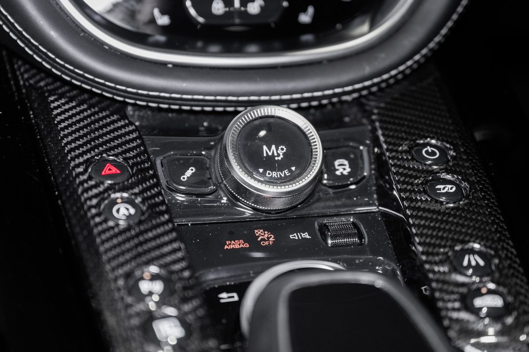 2023 Aston Martin DBX