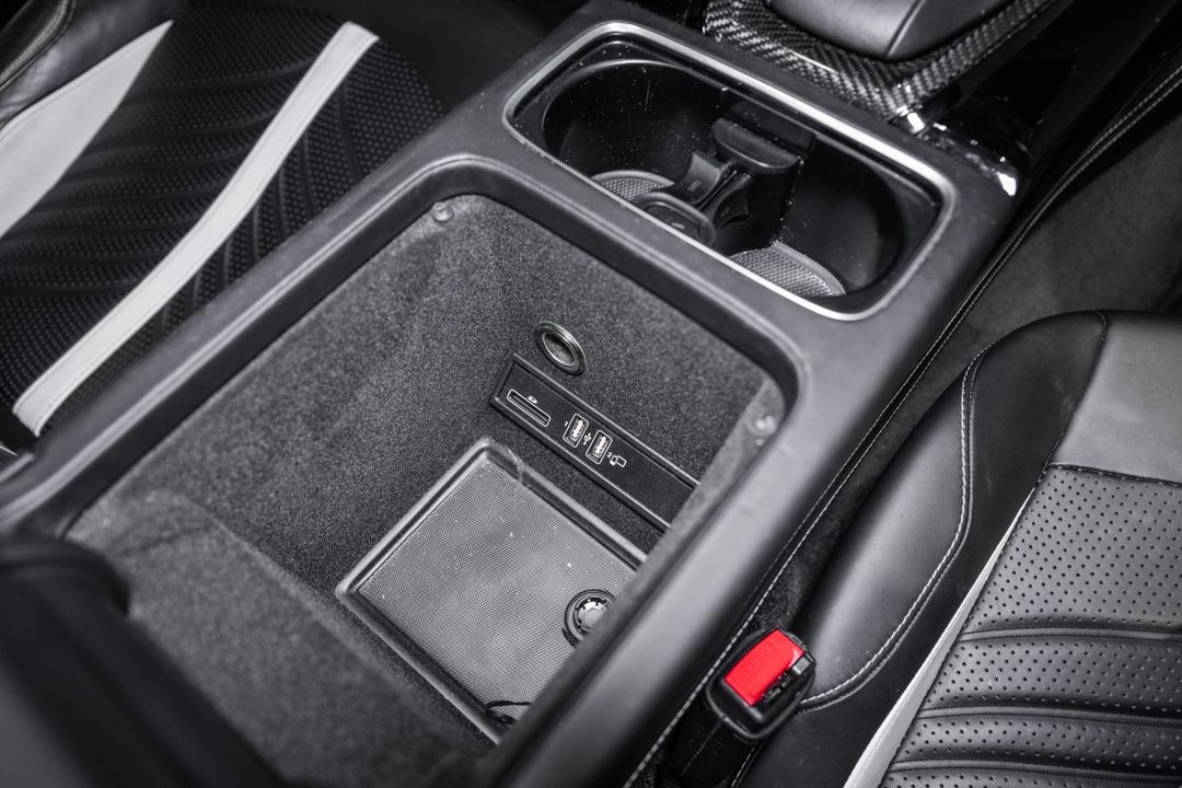 2023 Aston Martin DBX