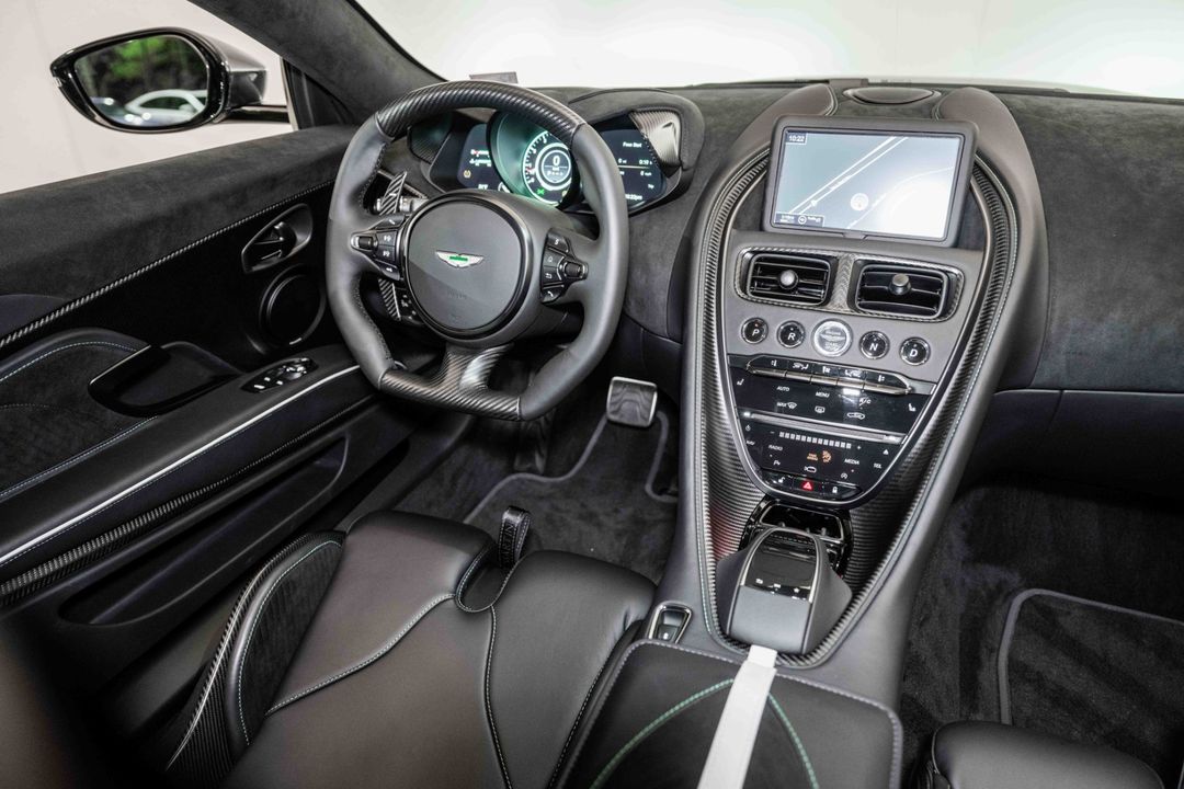 2023 Aston Martin DBS