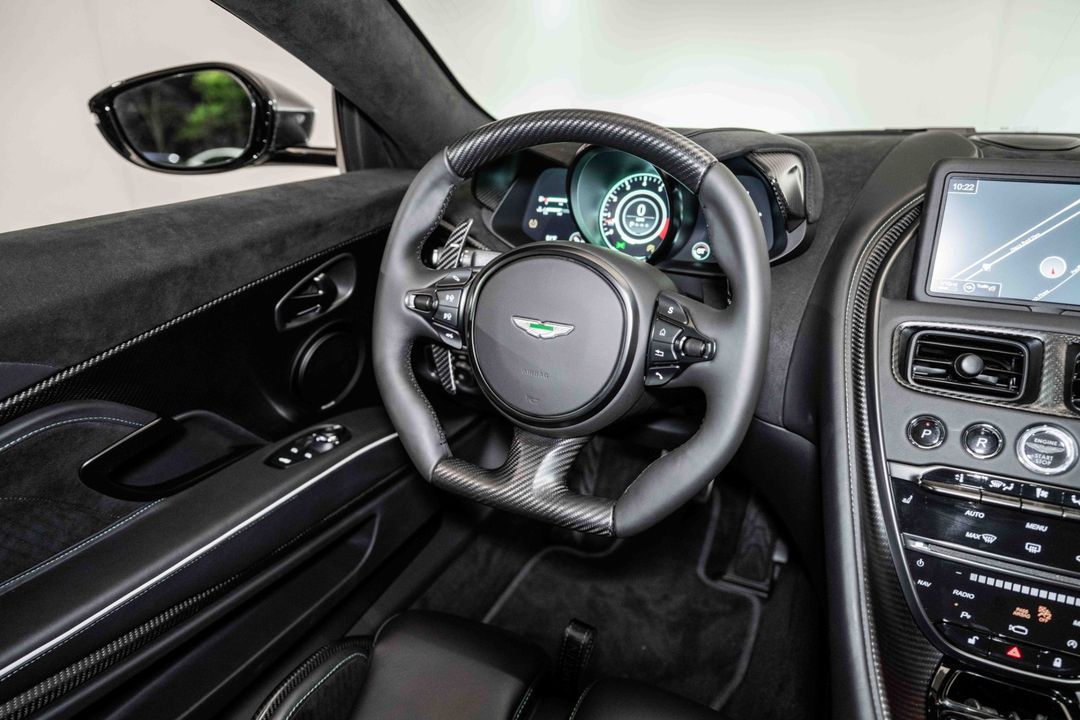 2023 Aston Martin DBS