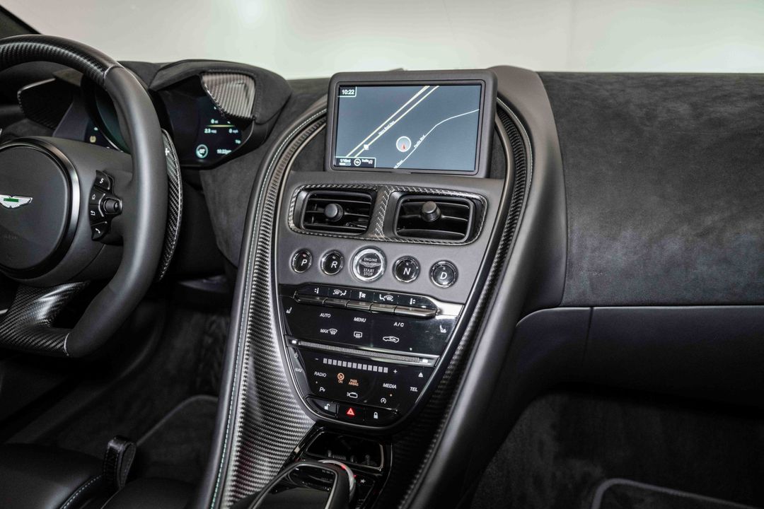 2023 Aston Martin DBS