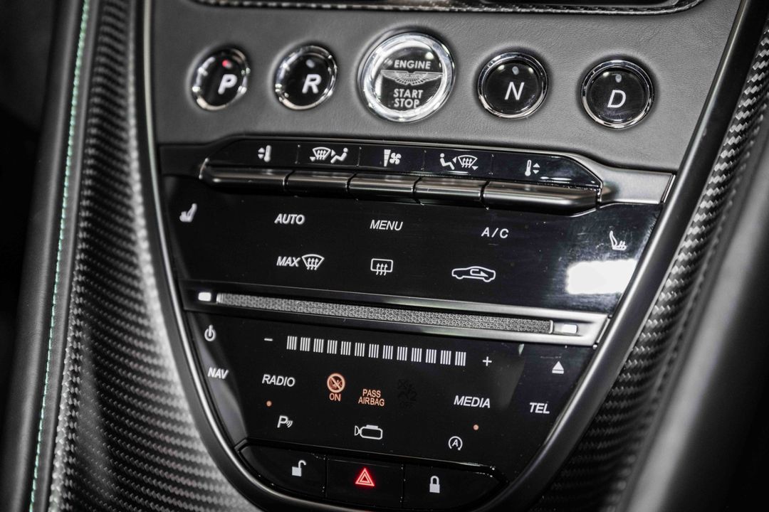 2023 Aston Martin DBS