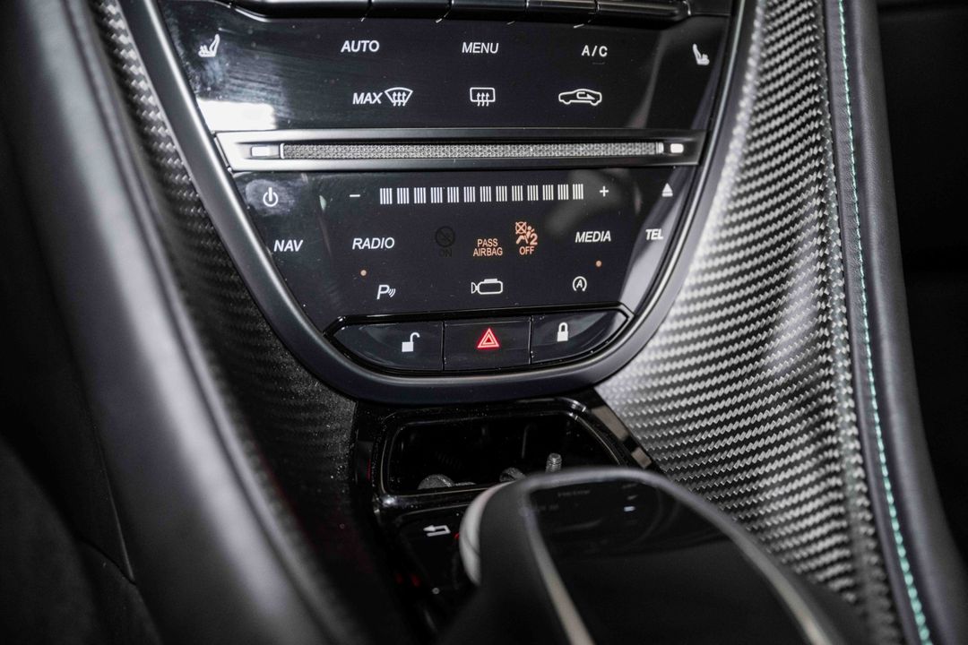 2023 Aston Martin DBS