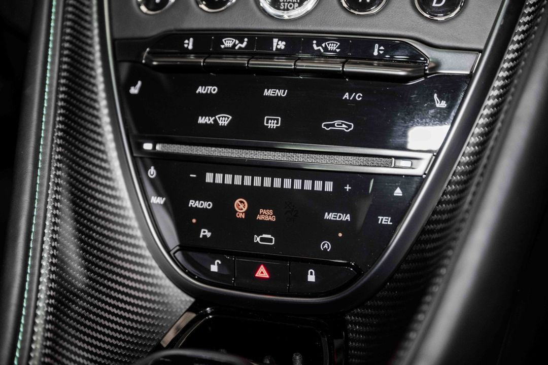 2023 Aston Martin DBS