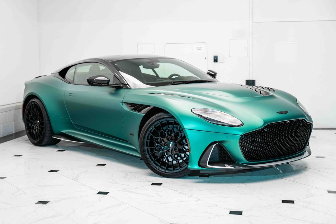 2023 Aston Martin DBS